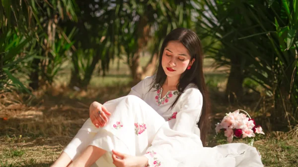 3‑Piece Embroidered Lawn