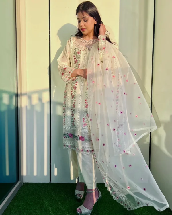 Eidi – 3‑Piece Sequined Embroidered Lawn Suit