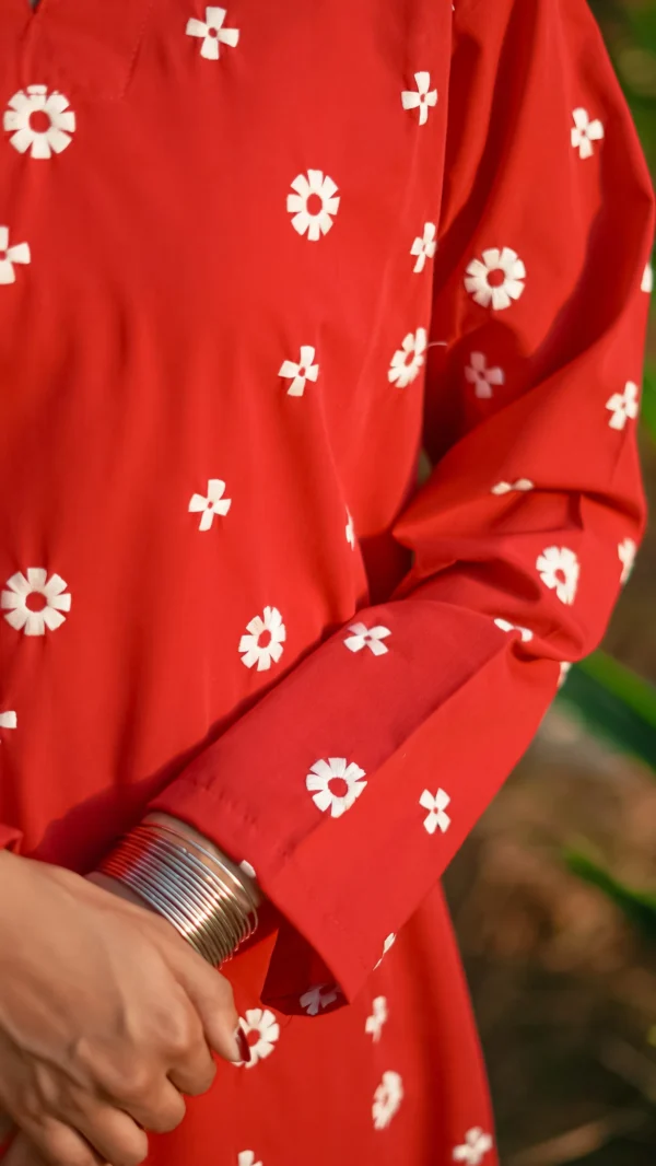 sleeves of 2‑Piece Embroidered Cotton Suit